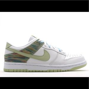 Nike DUNK LOW - White Pistachio Women’s sz. 8